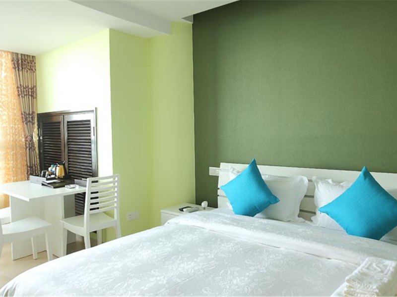 hotelPic