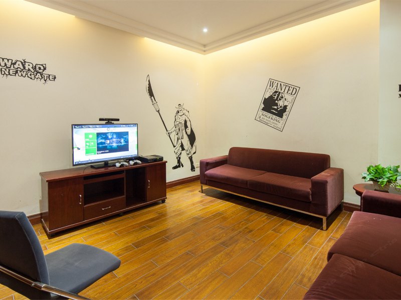 hotelPic