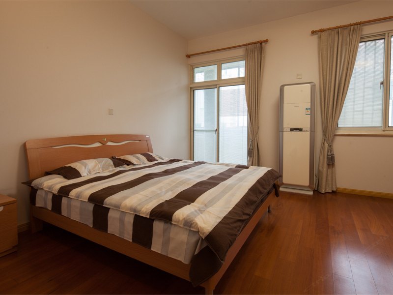 hotelPic