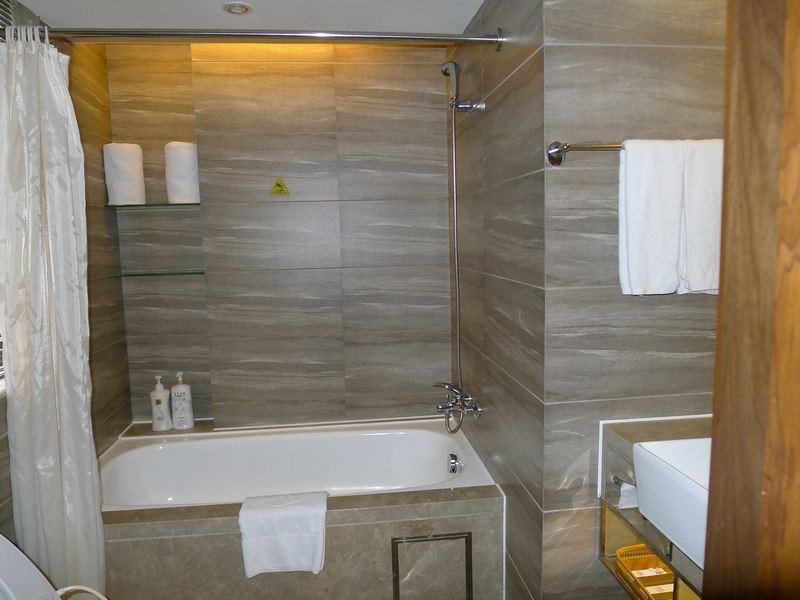 hotelPic