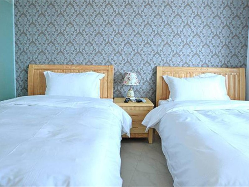 hotelPic