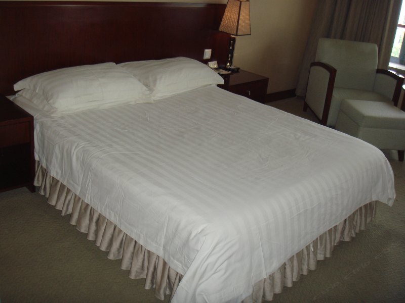 hotelPic