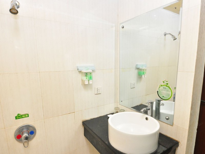 hotelPic