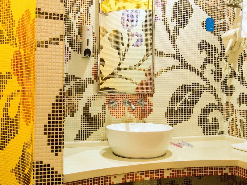 hotelPic