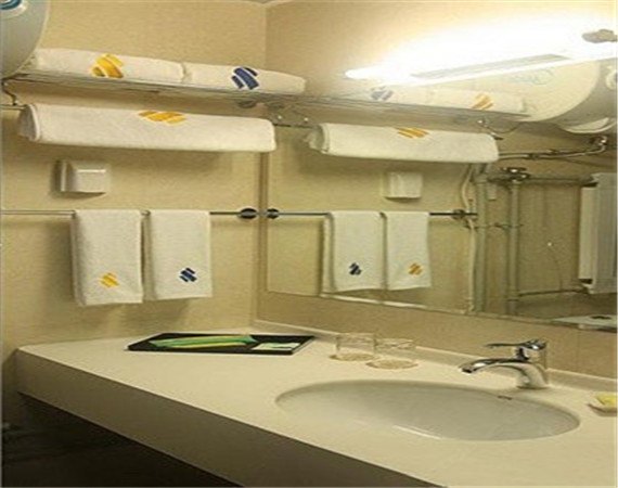 hotelPic