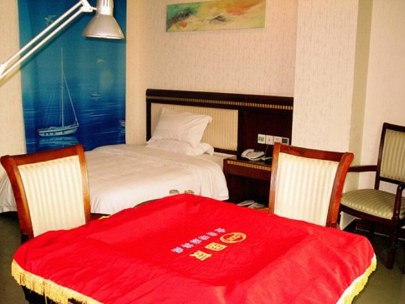 hotelPic
