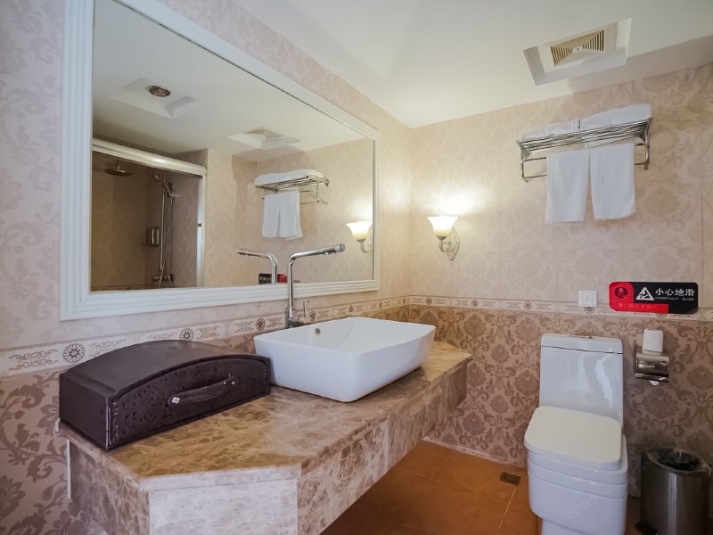 hotelPic