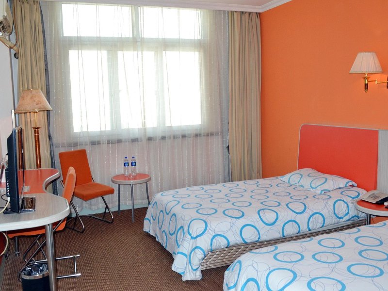 hotelPic