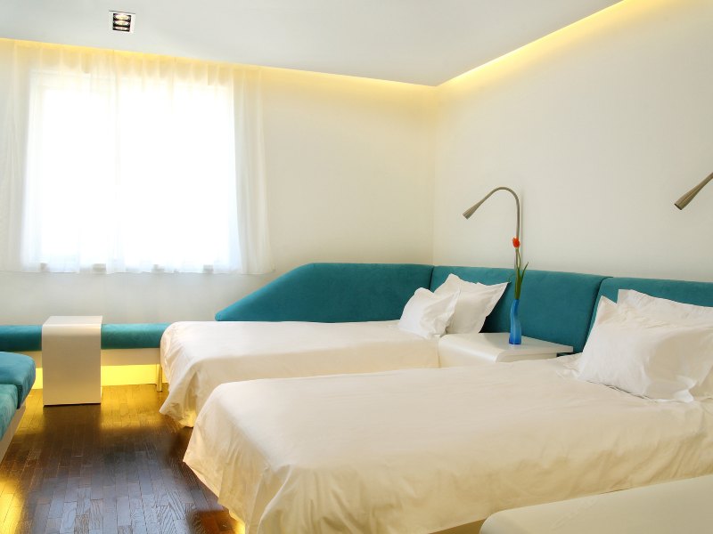 hotelPic