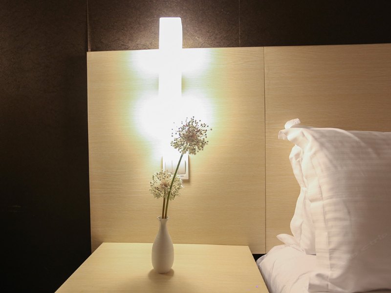 hotelPic