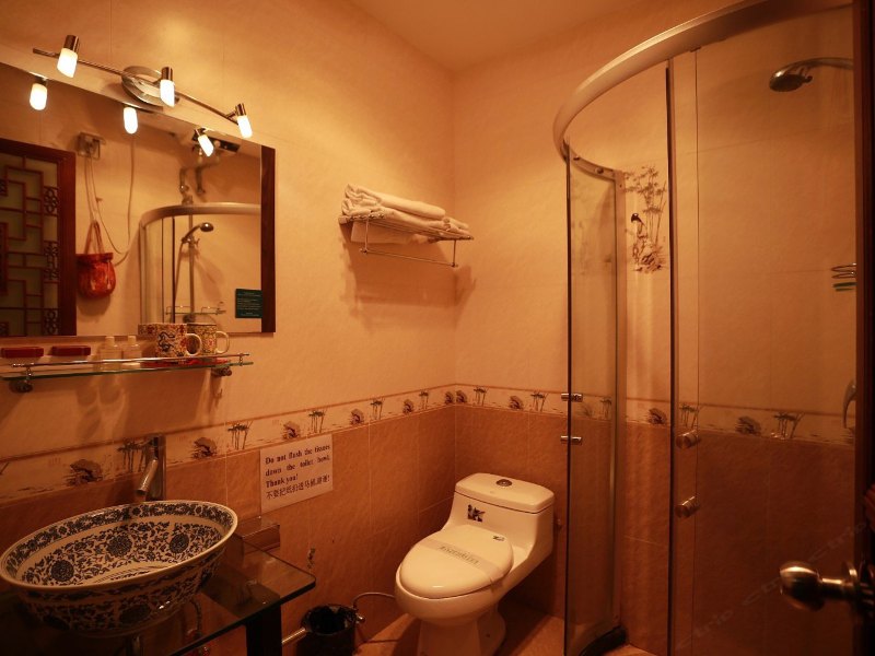 hotelPic