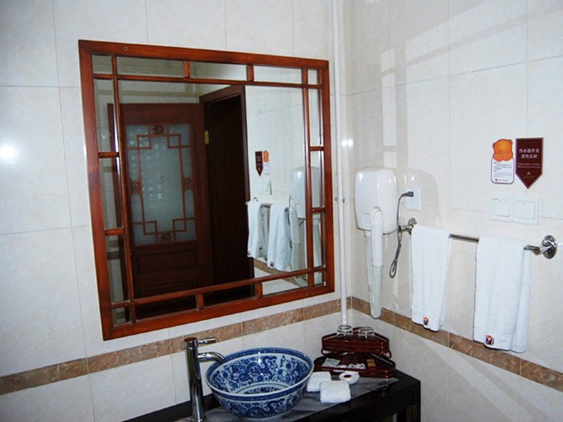 hotelPic