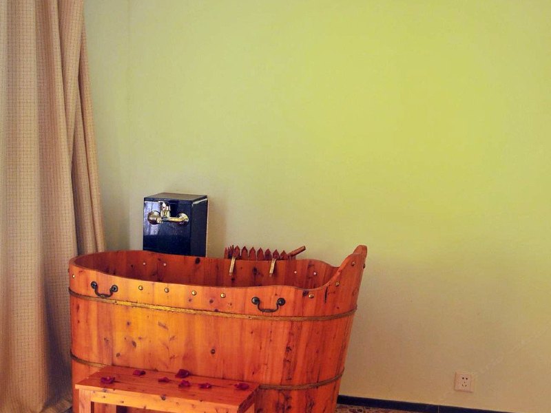 hotelPic