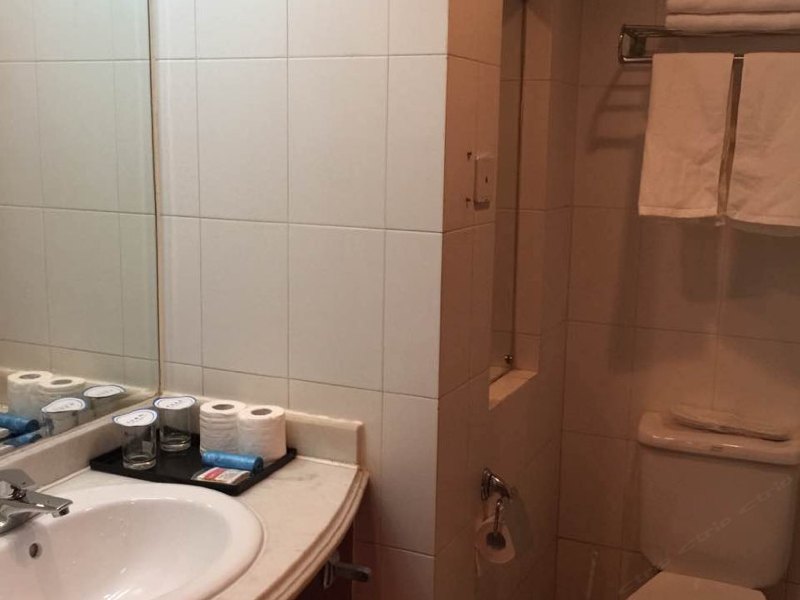 hotelPic