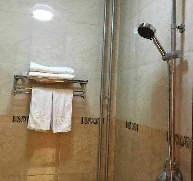 hotelPic