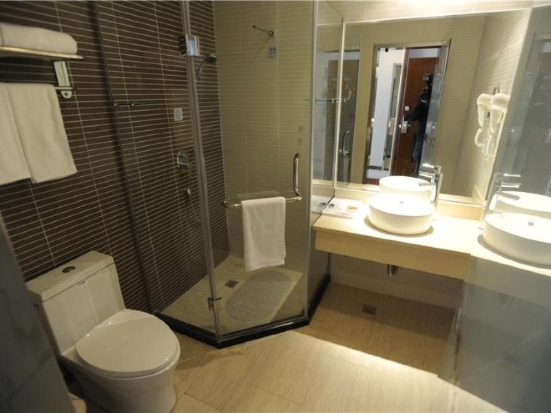 hotelPic