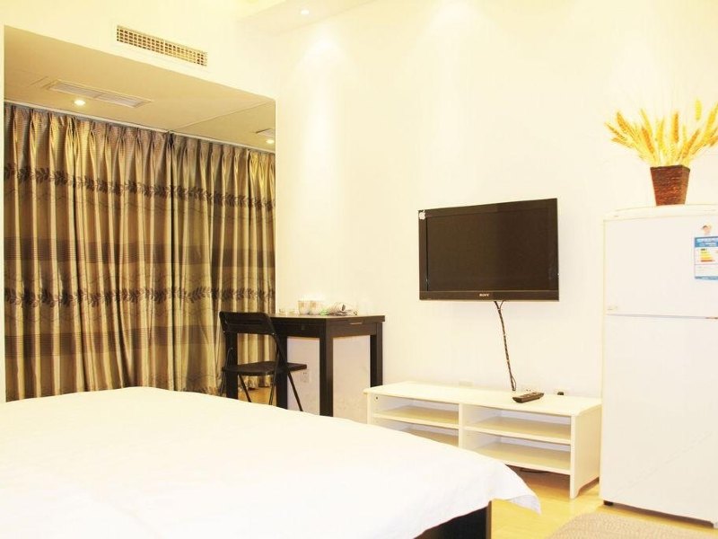 hotelPic