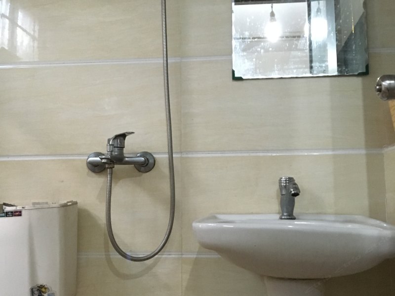 hotelPic