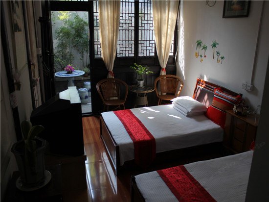hotelPic