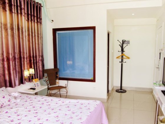 hotelPic