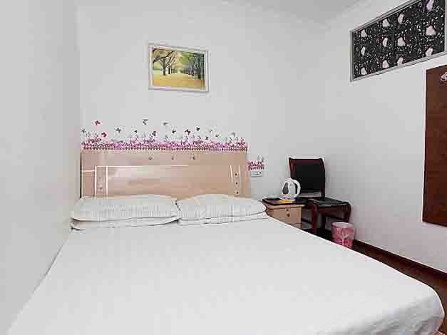 hotelPic