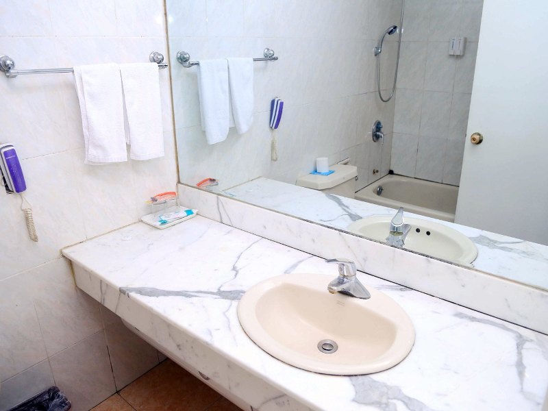 hotelPic