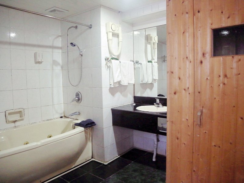 hotelPic