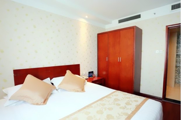 hotelPic