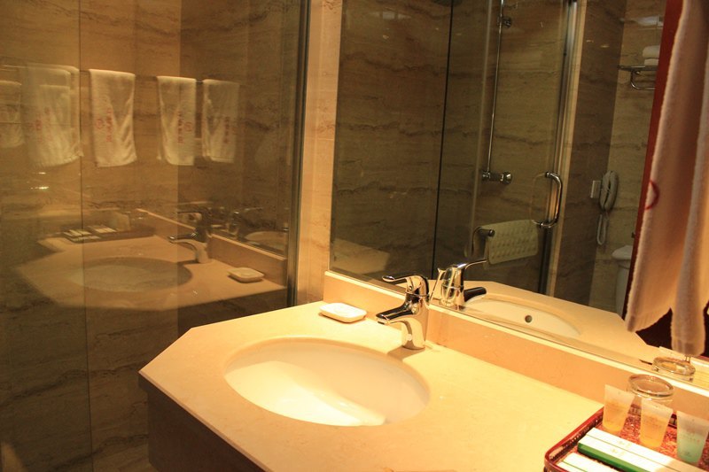 hotelPic