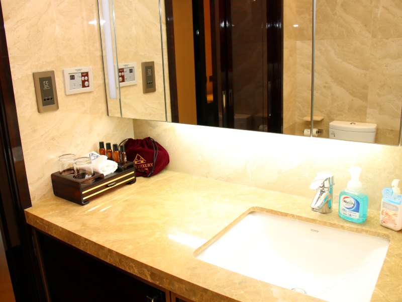 hotelPic