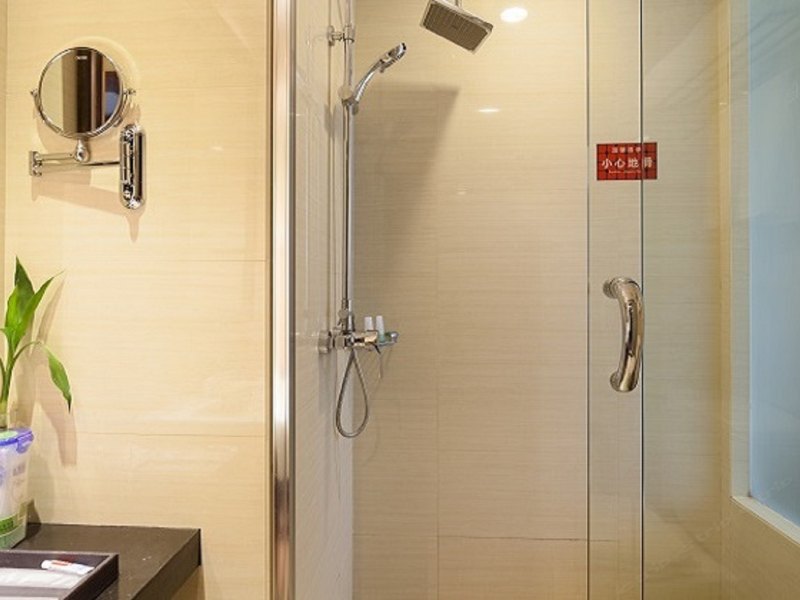 hotelPic