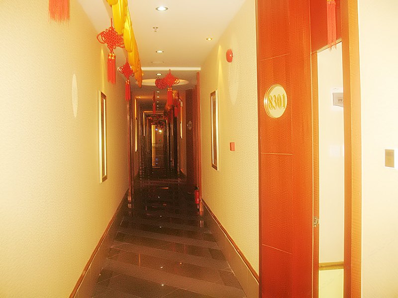 hotelPic