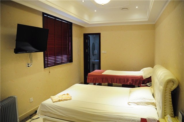 hotelPic
