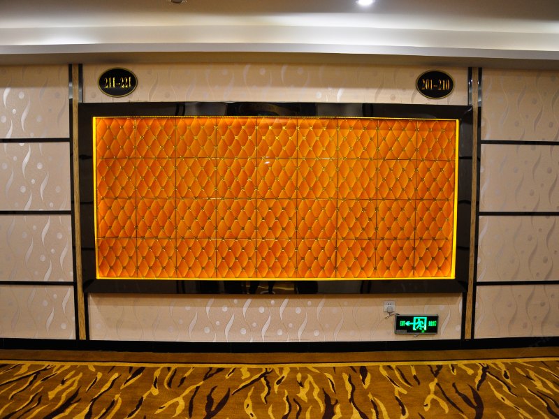 hotelPic