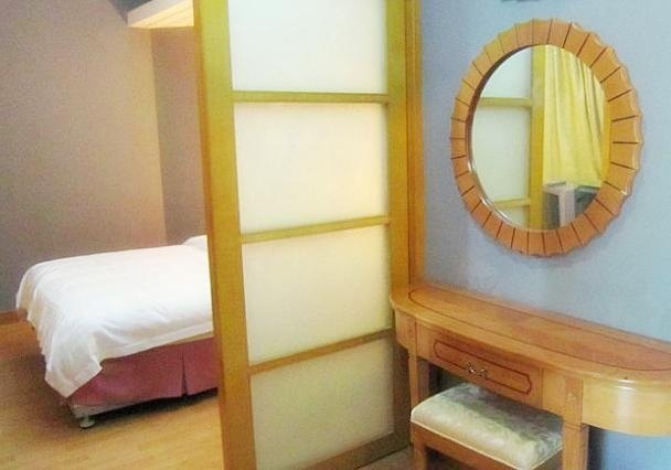 hotelPic
