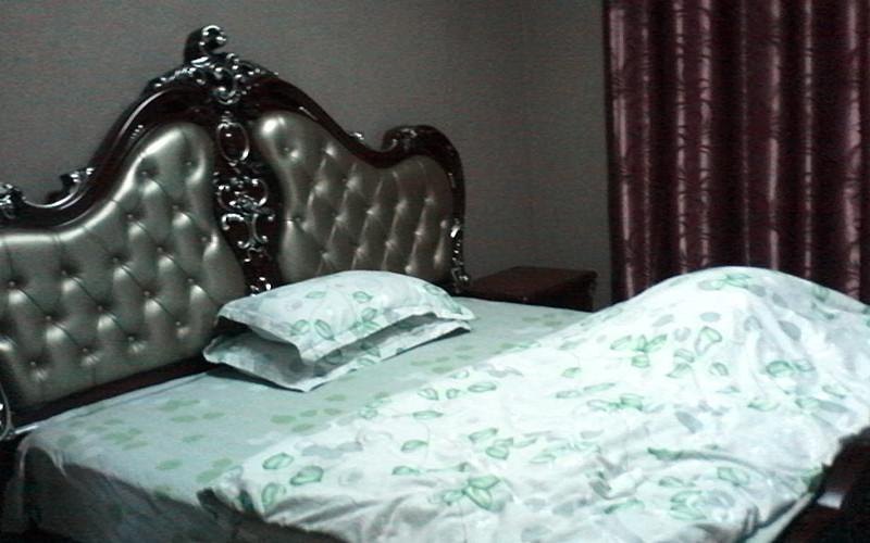 hotelPic