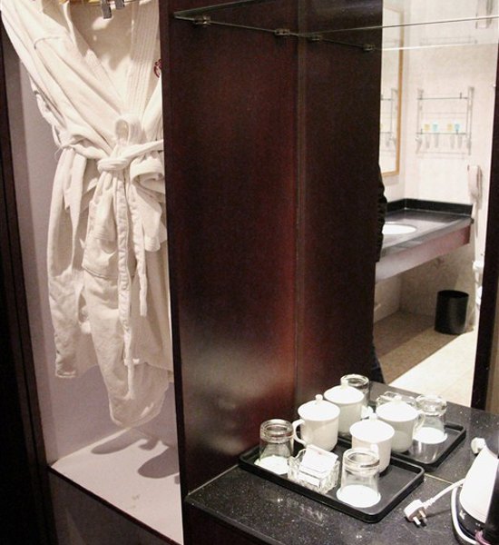 hotelPic