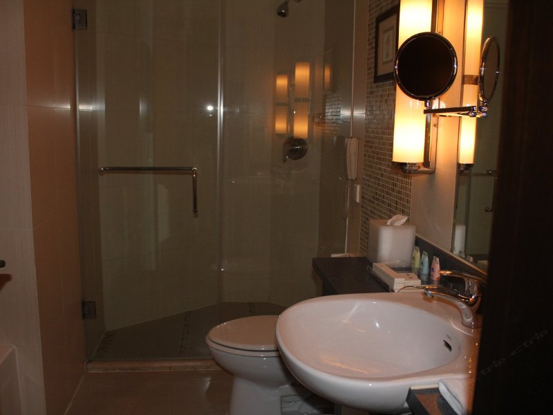 hotelPic
