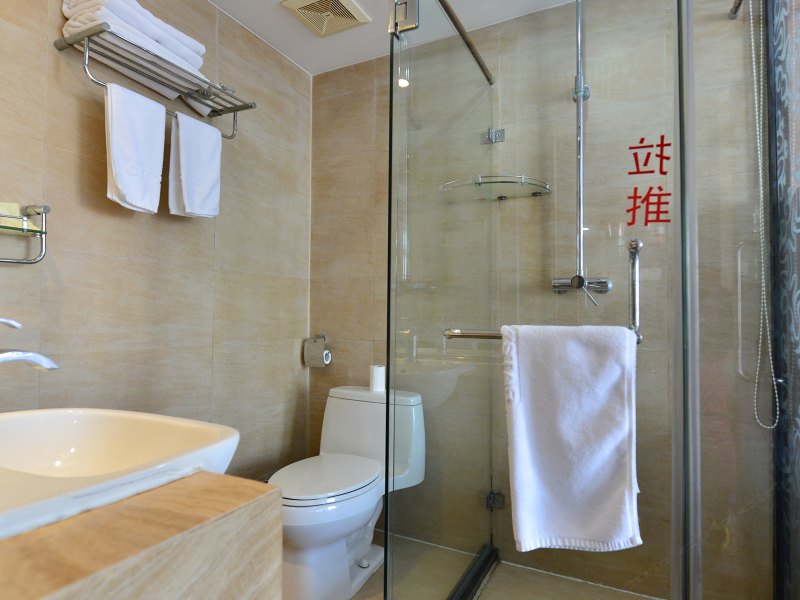 hotelPic