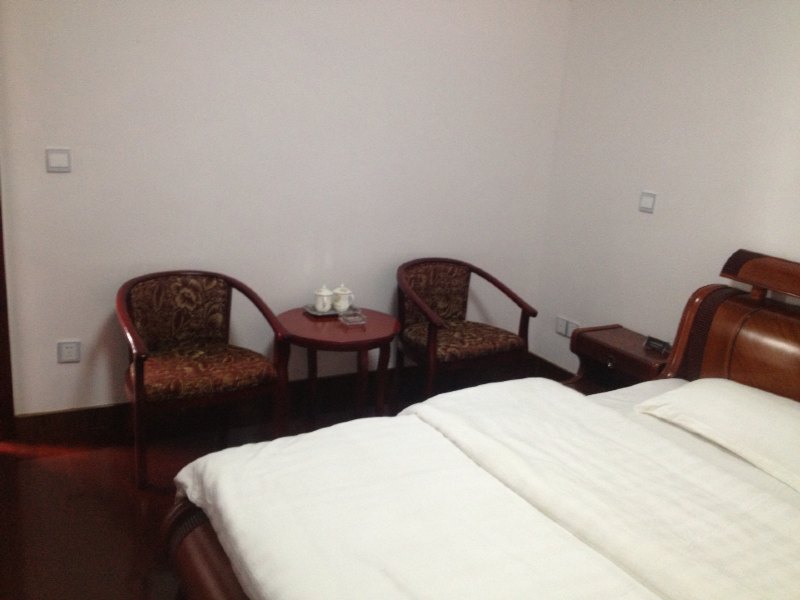 hotelPic