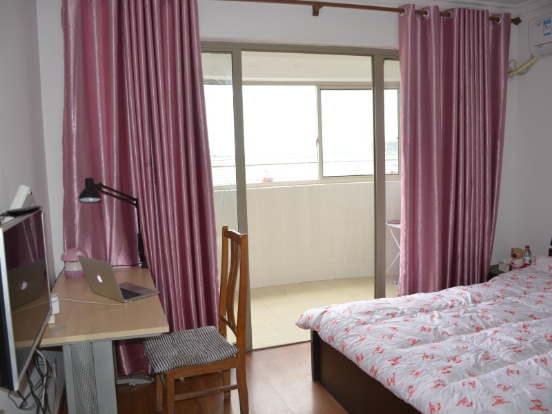 hotelPic