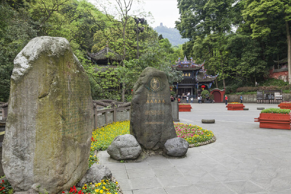 国庆节去青城山穿衣指南_国庆节去青城山当月