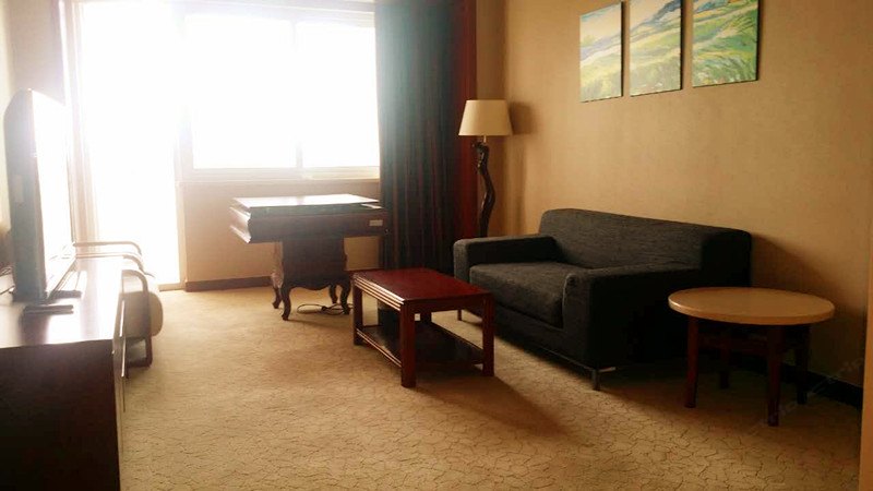 hotelPic