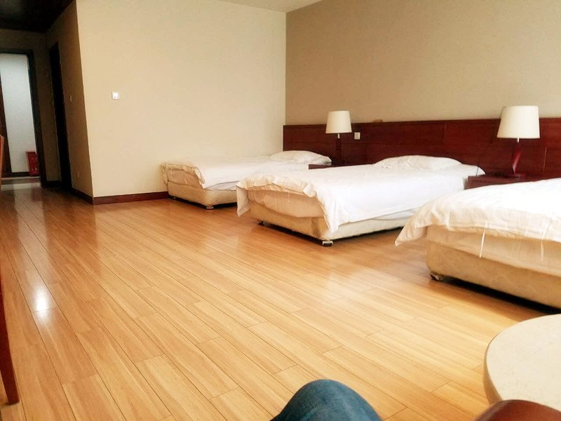 hotelPic