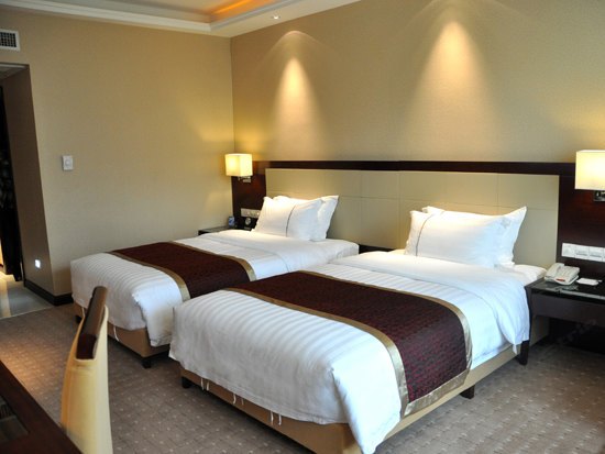 hotelPic