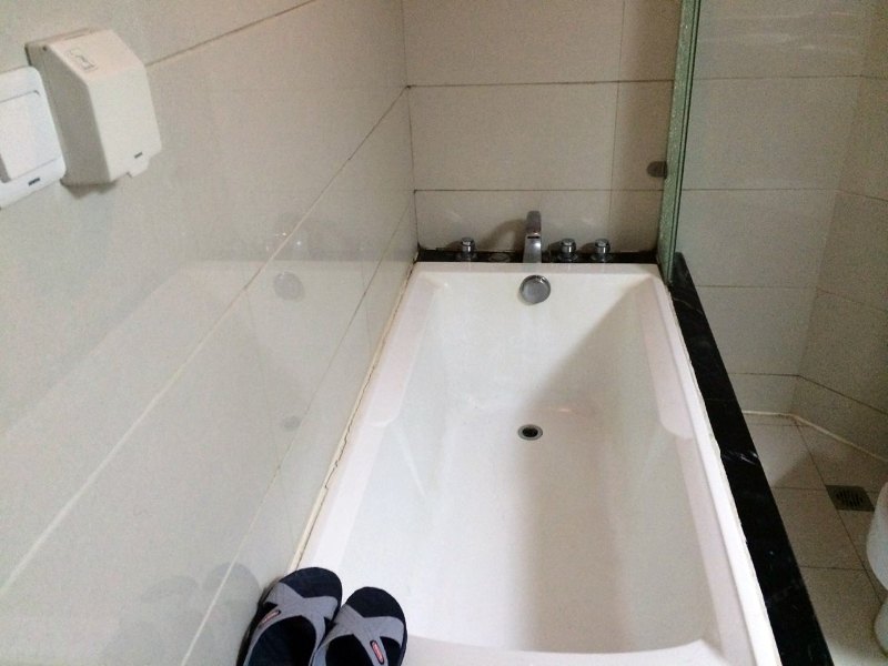 hotelPic