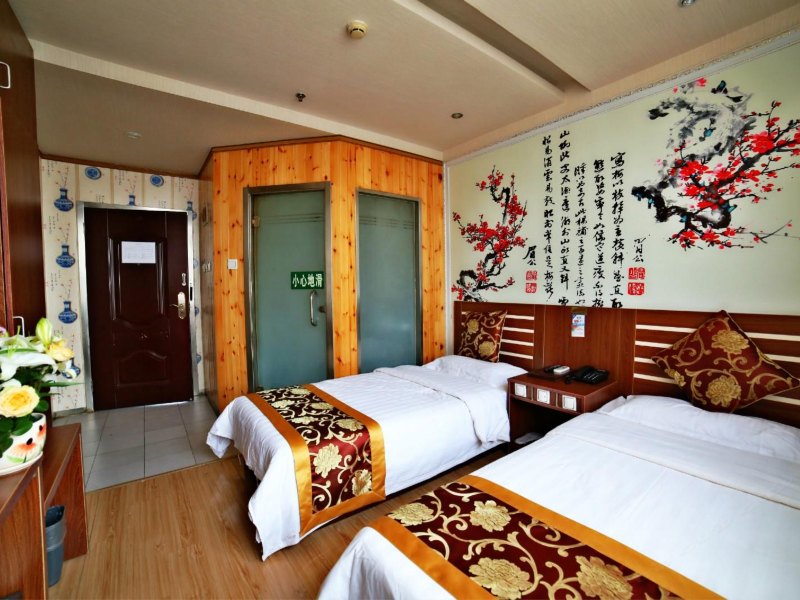 hotelPic