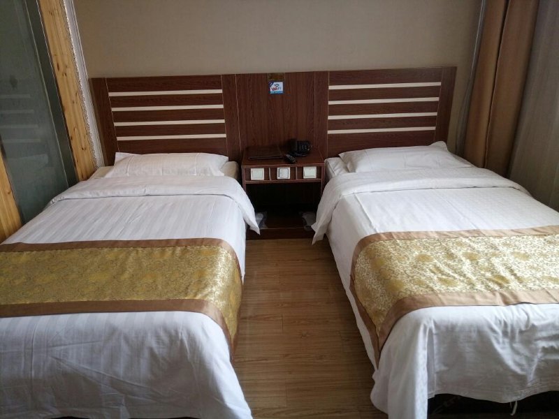 hotelPic