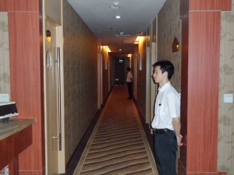 hotelPic