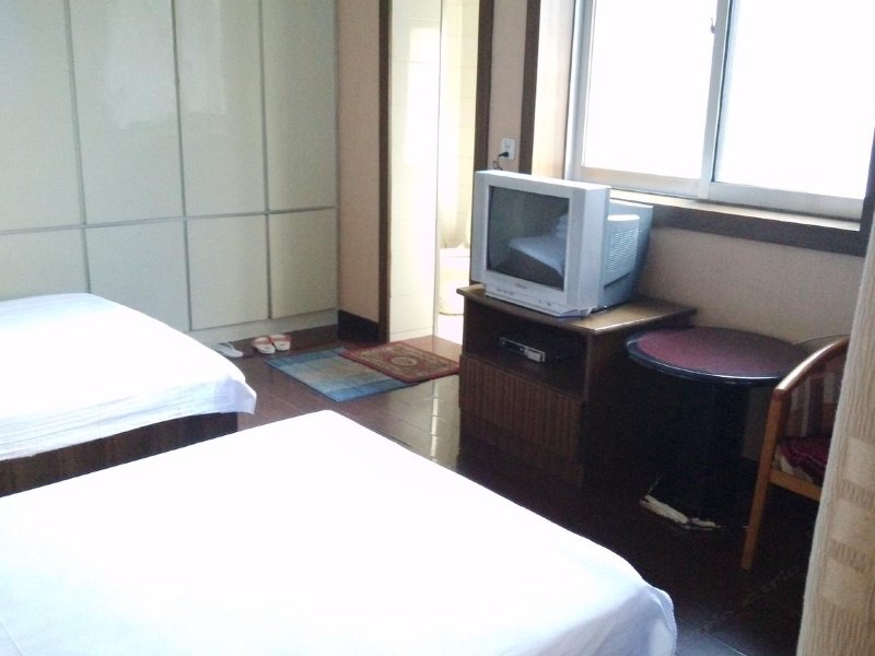 hotelPic